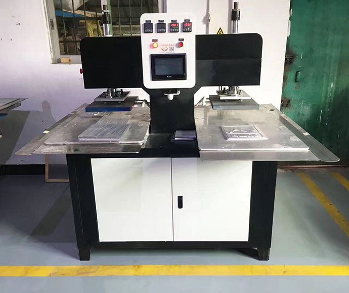 矽膠機(jī) 金裕廠家自動(dòng)凹凸壓花機(jī) 矽利康壓花機(jī) 硅膠商標(biāo)植膠機(jī)